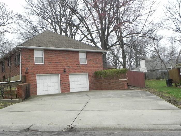 3630 S Hedges Ave - Photo 2 of 31