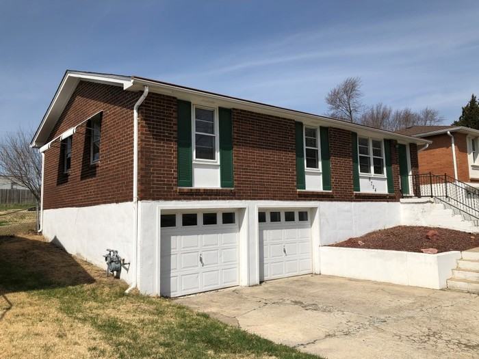 8724 N Jefferson St - Photo 2 of 22