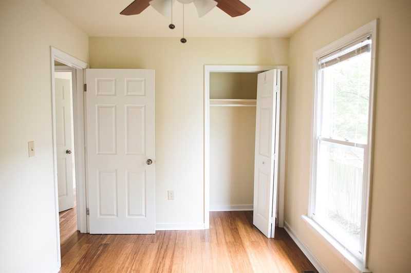 1826 W Moore St - Photo 2 of 10