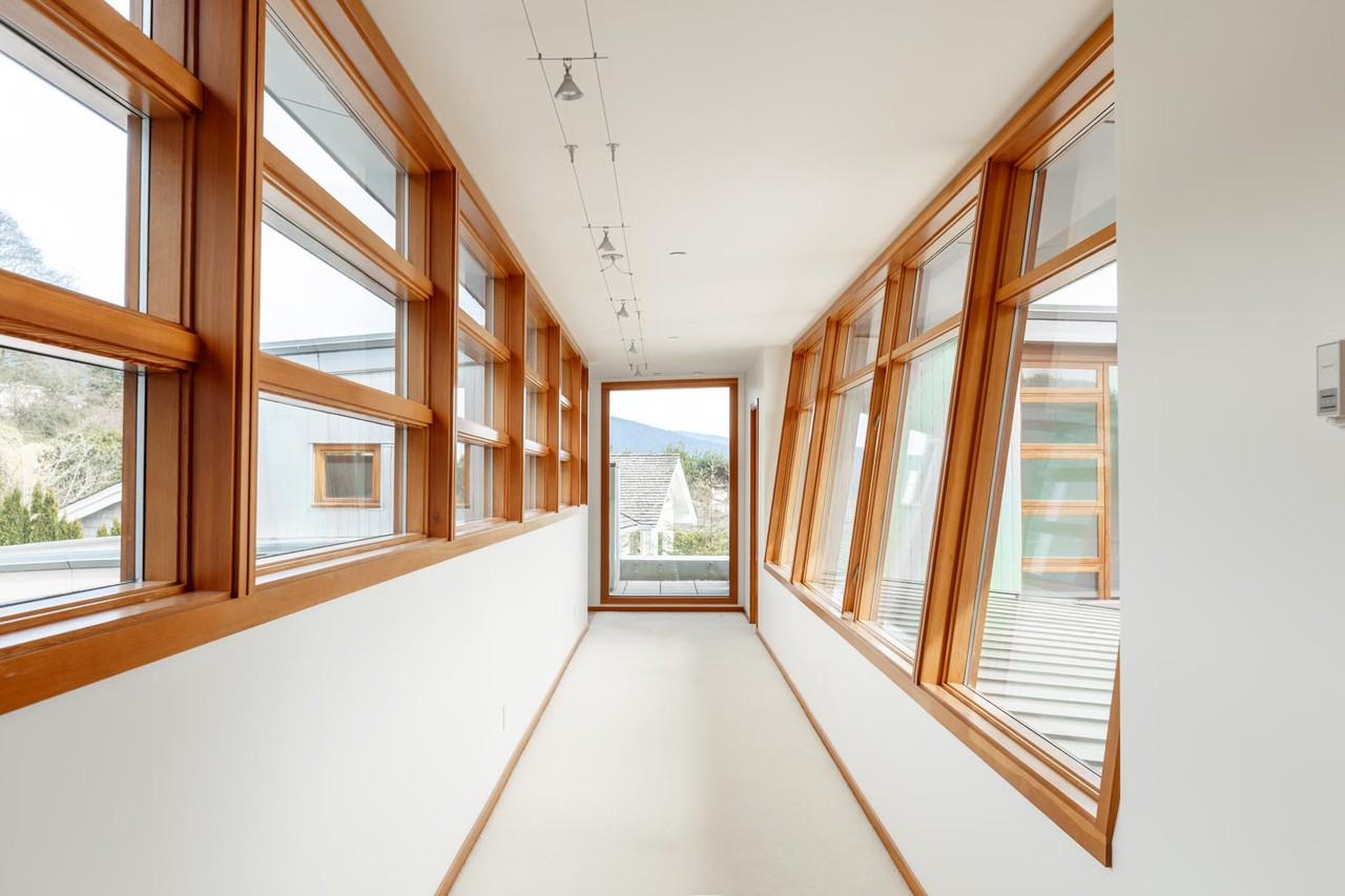 1460 Chartwell Dr - Photo 3 of 12