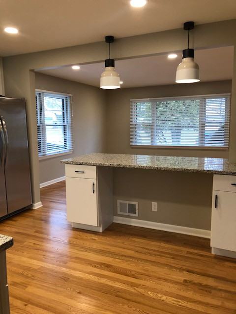 433 Presidential Ln - Photo 2 of 12