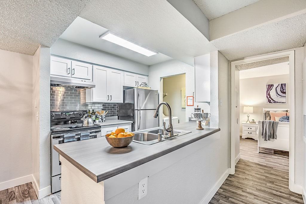 2150 N. Tenaya Way - Photo 3 of 33