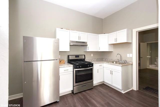 600 N Broadway St #1 - Photo 2 of 6