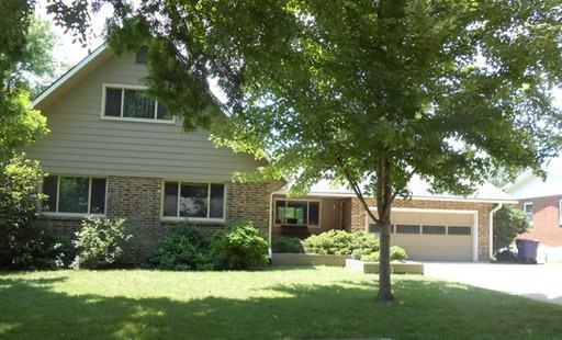 1821 Virginia Dr - Photo 2 of 28