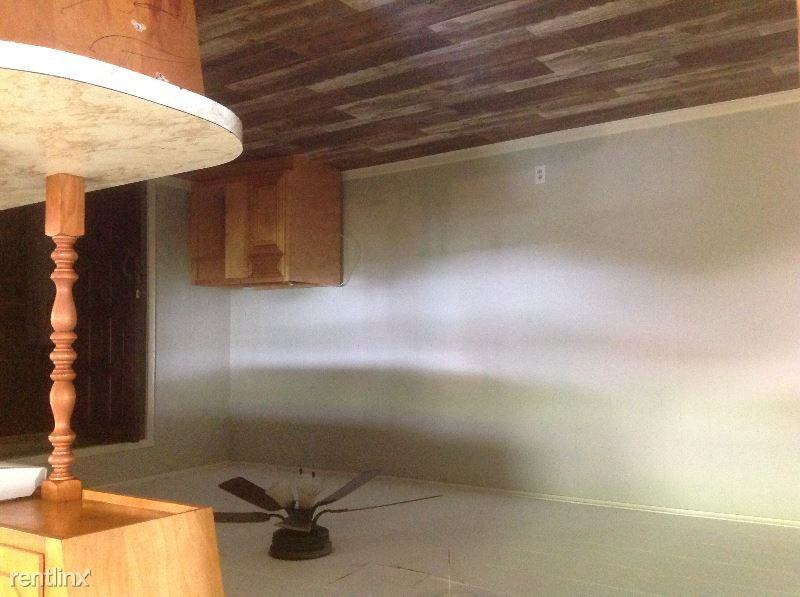 714 Harrington St - Photo 2 of 8