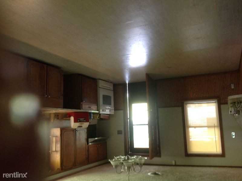 714 Harrington St - Photo 3 of 8