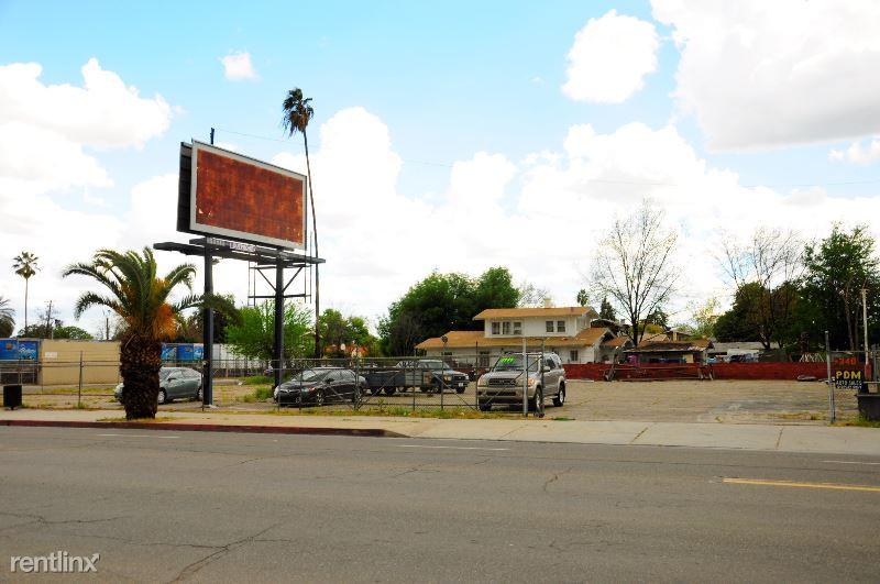 340 E Belmont Ave #322 - Photo 2 of 5