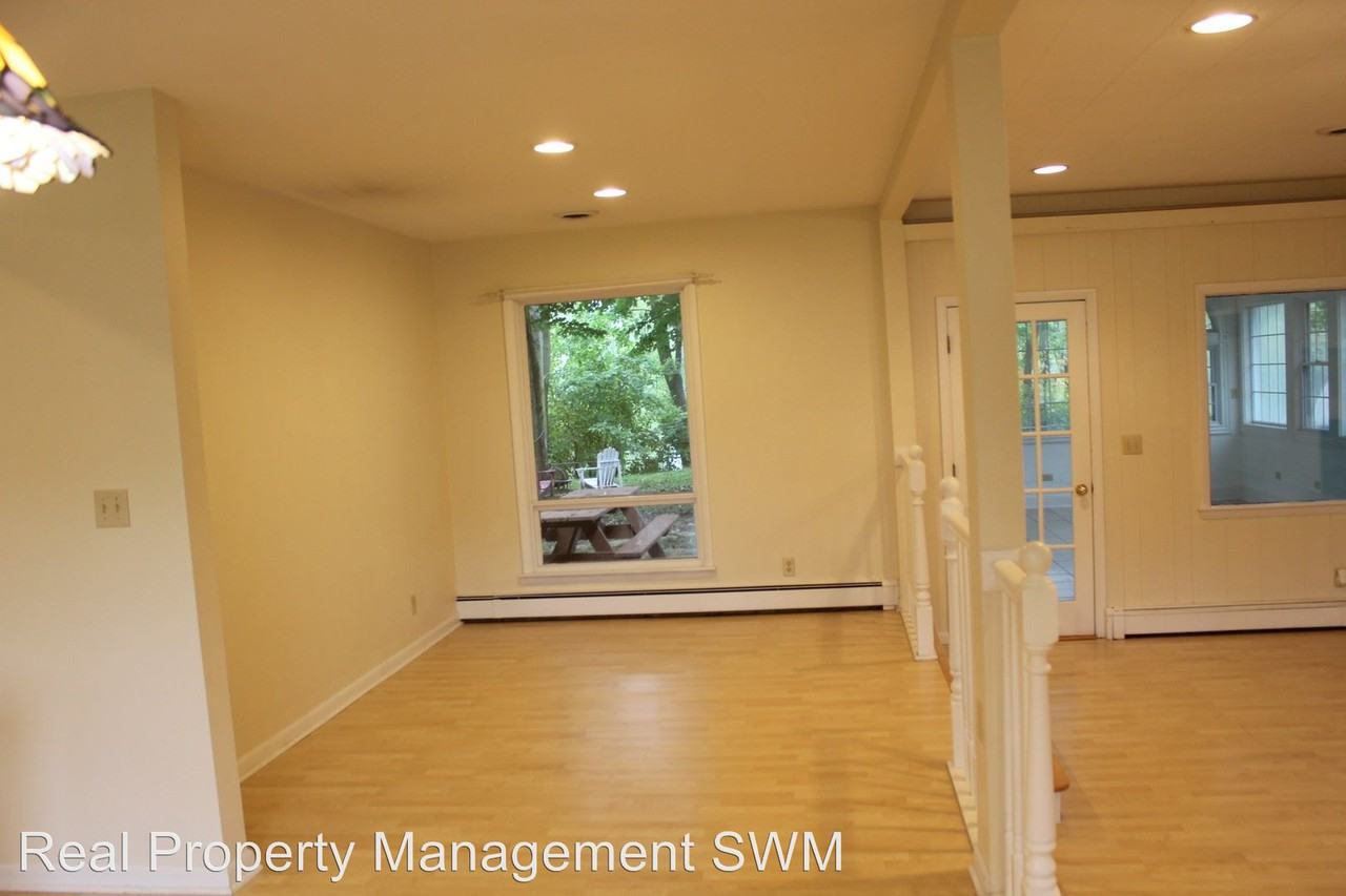 2139 Derfla Dr - Photo 3 of 20