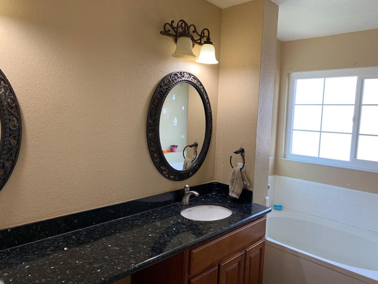 1221 Briarleaf Cir - Photo 2 of 3