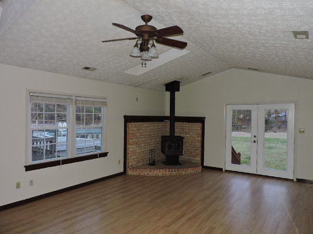 2037 Riley Ln - Photo 2 of 17
