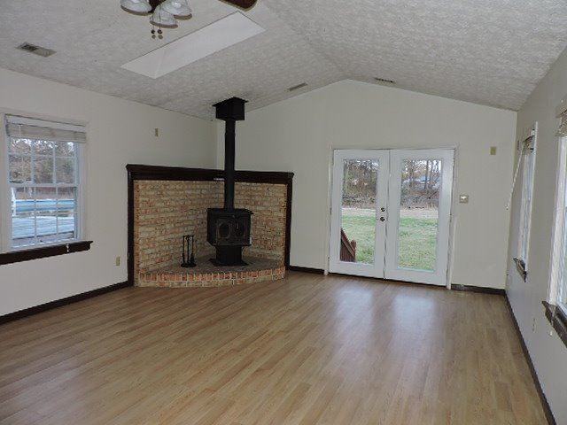 2037 Riley Ln - Photo 3 of 17