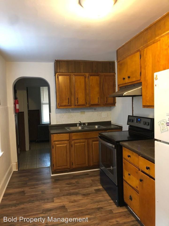 617 Laurel St - Photo 3 of 9