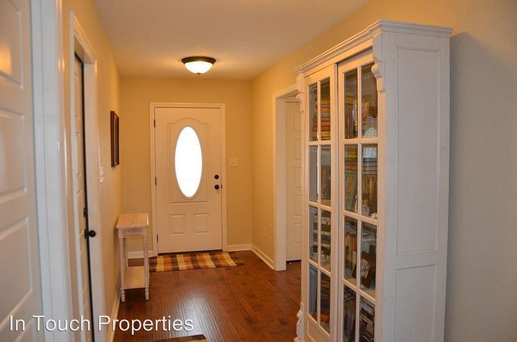 5251 Branch Point Dr - Photo 3 of 32