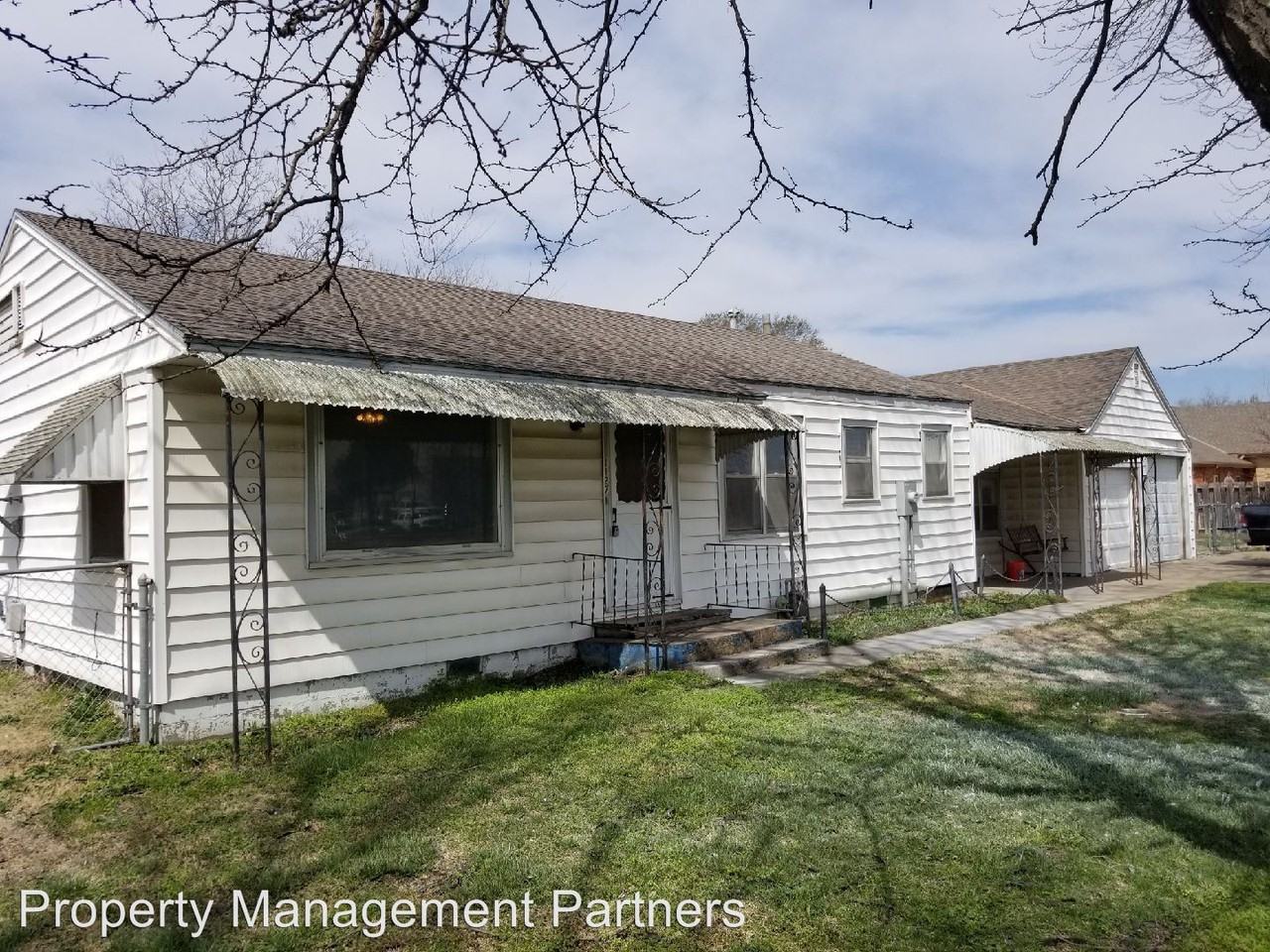 1127 N Andover Rd - Photo 2 of 18