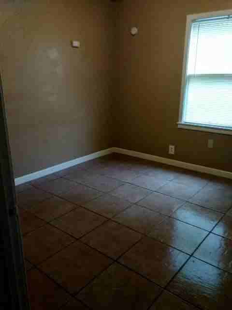 675 E Caston St - Photo 3 of 16