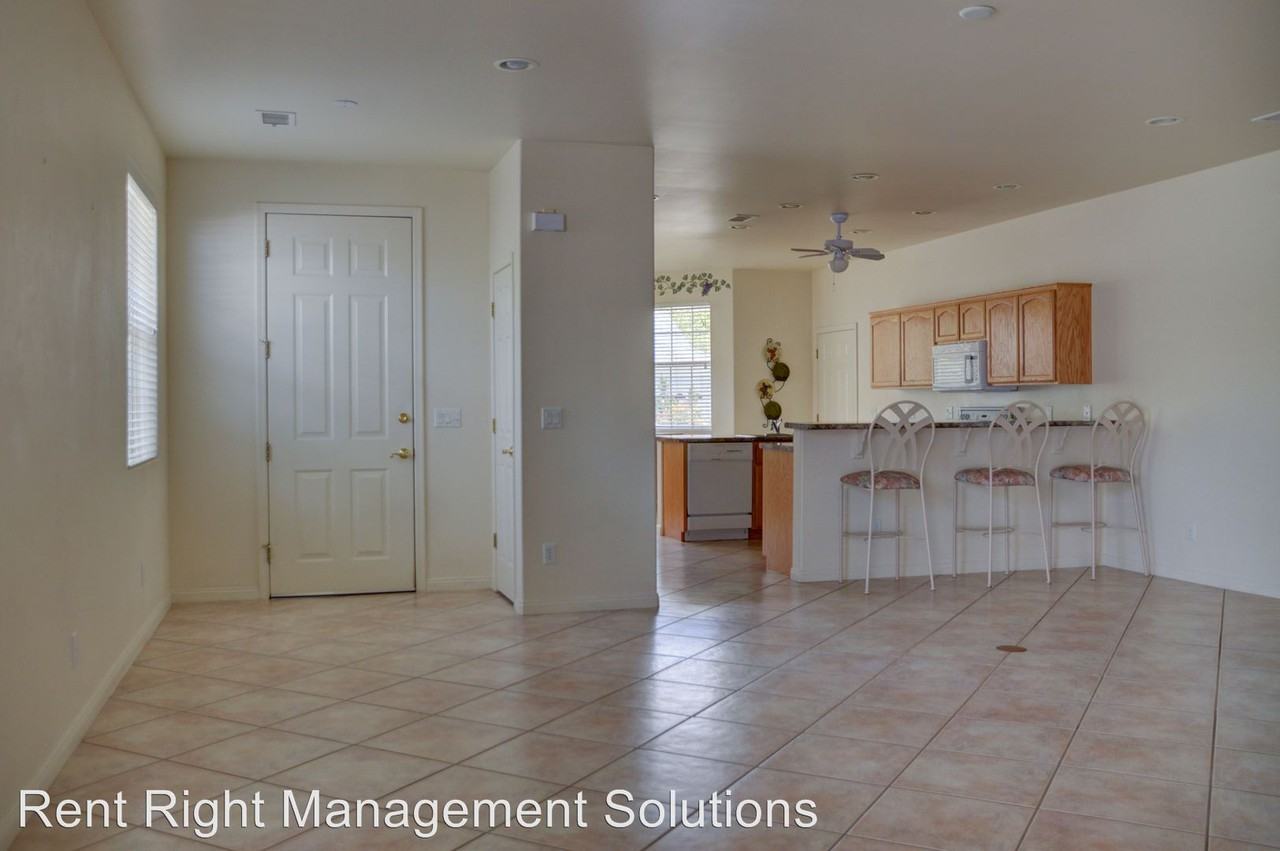 1841 E Mulberry St - Photo 3 of 38