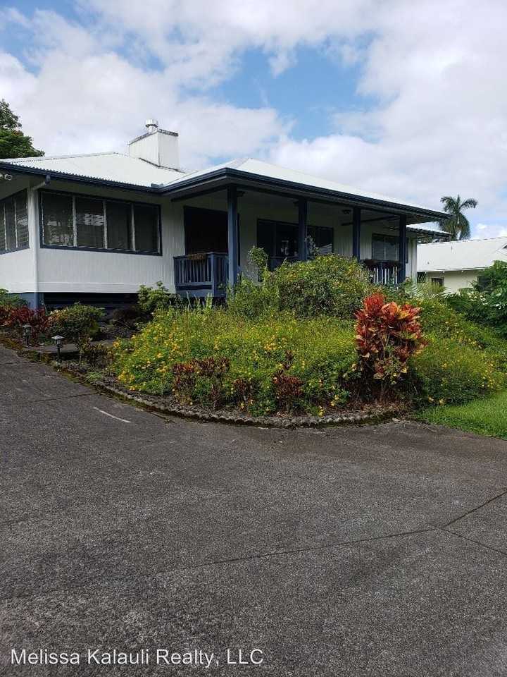 1694 Waianuenue Ave - Photo 2 of 24