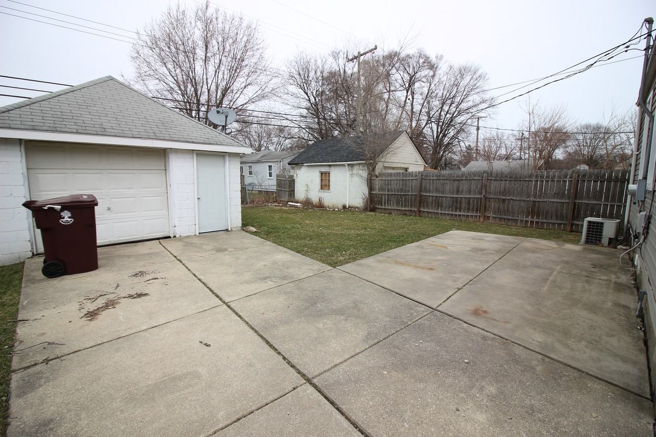 8115 Standard - Photo 2 of 14