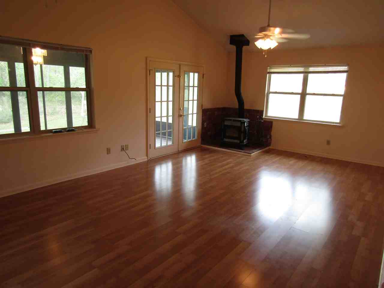 905 Devils Ct - Photo 2 of 10