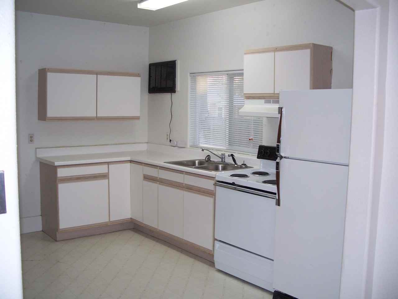 630 Chipeta Avenue - Photo 3 of 6