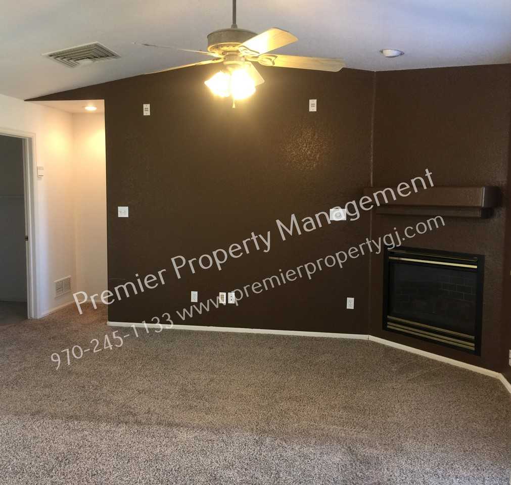 3152 E Eider Ct - Photo 3 of 13