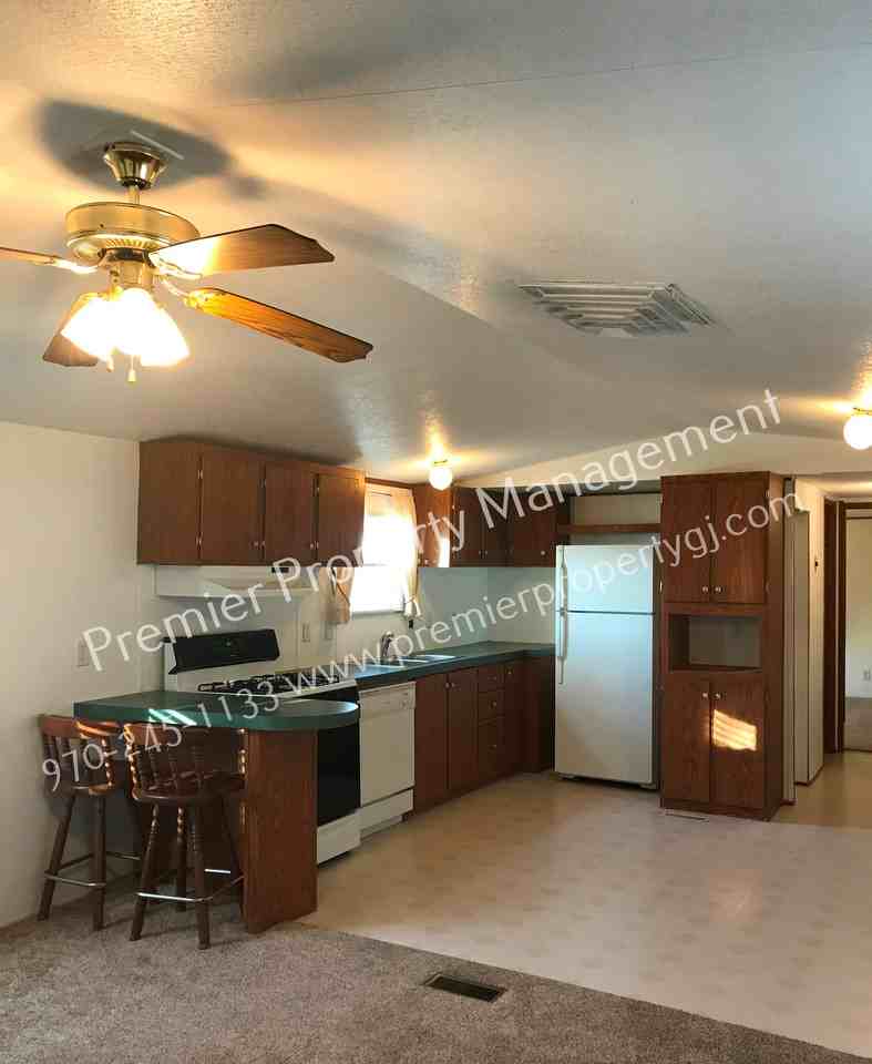 528 1/2 Elm Dr - Photo 3 of 9