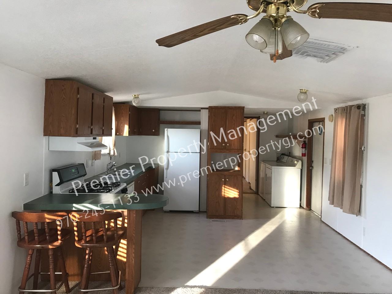 528 1/2 Elm Dr - Photo 4 of 9