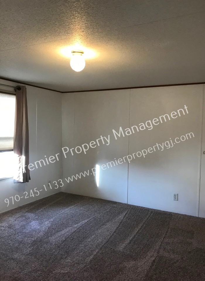 528 1/2 Elm Dr - Photo 6 of 9