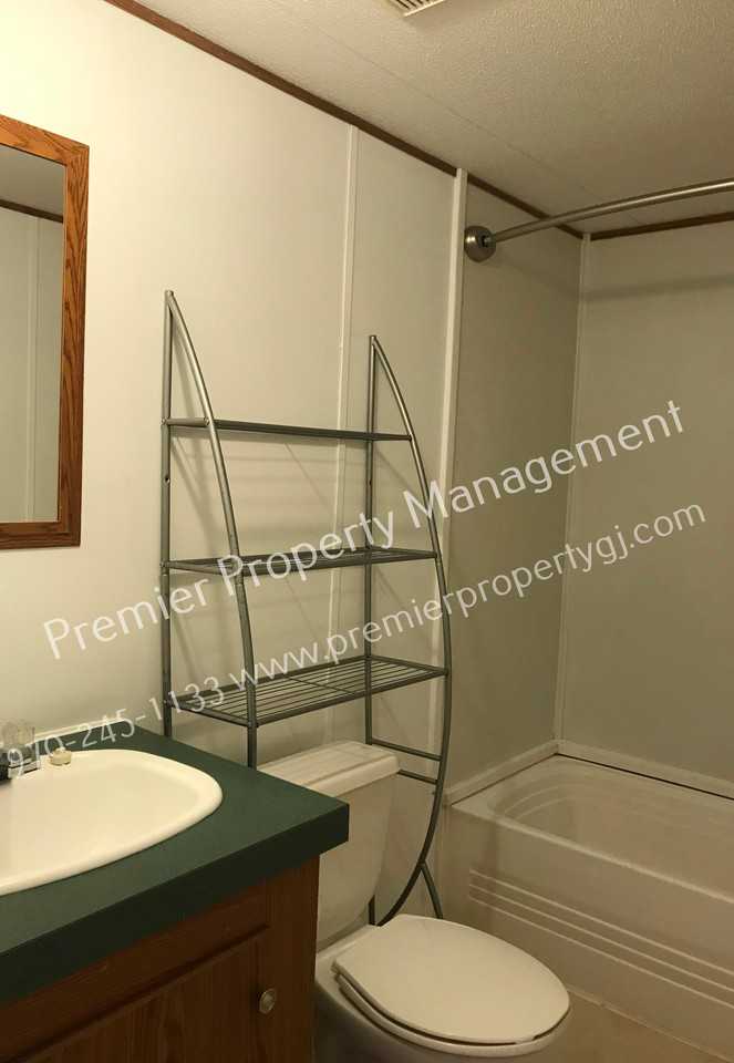 528 1/2 Elm Dr - Photo 7 of 9