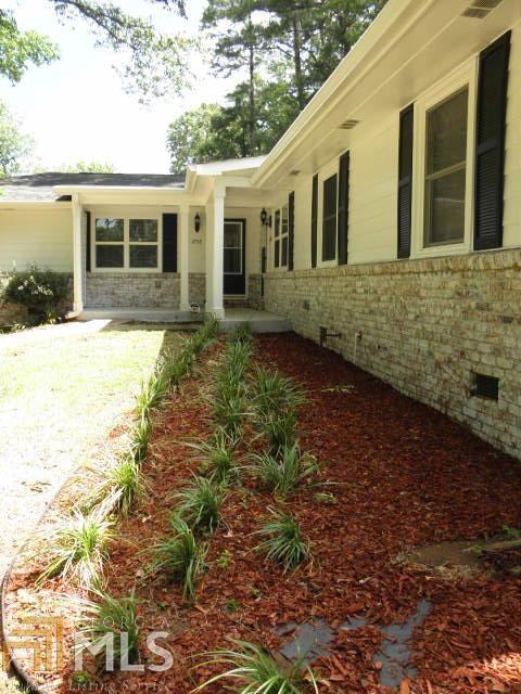 2758 Amelia Ave - Photo 2 of 26