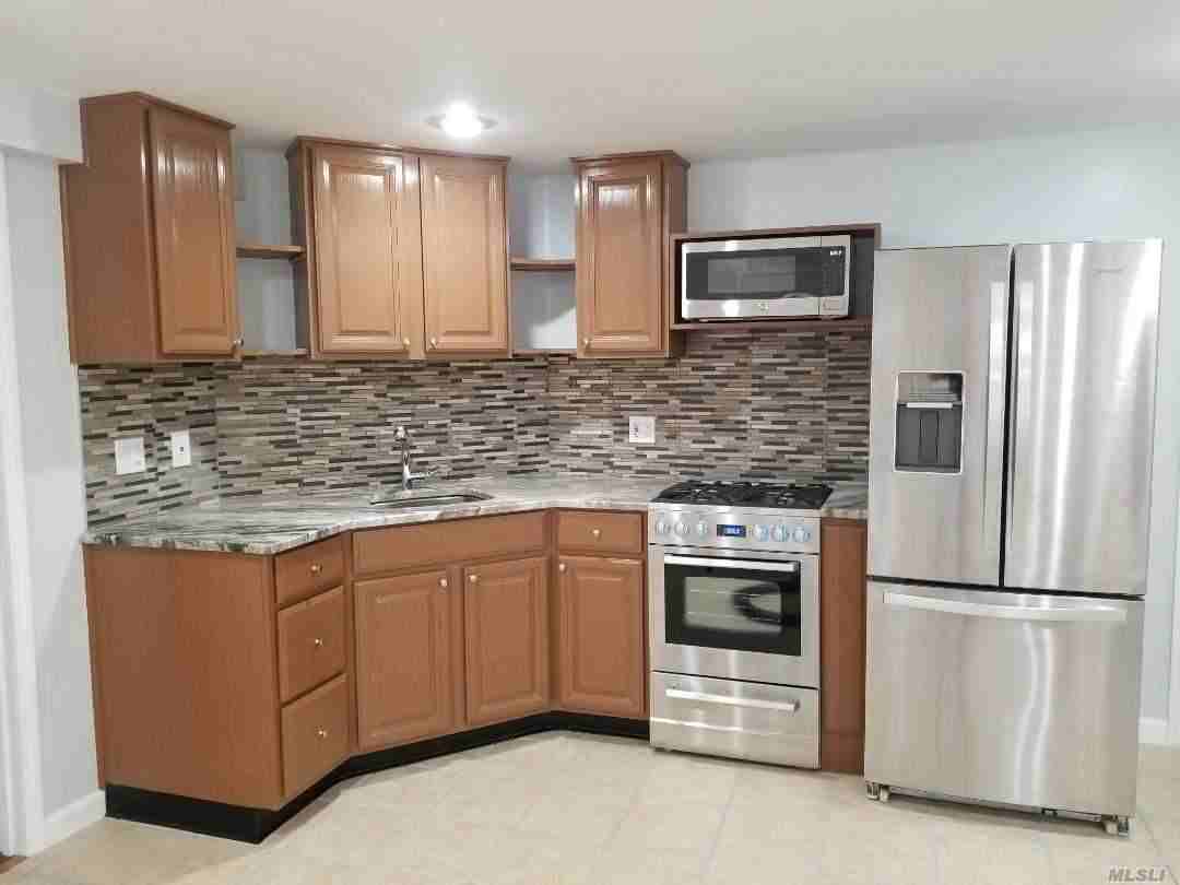 212 Mohawk Ave - Photo 2 of 12