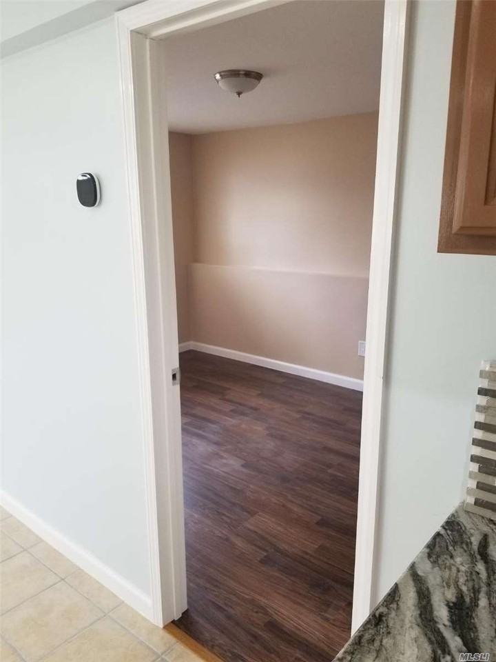 212 Mohawk Ave - Photo 3 of 12