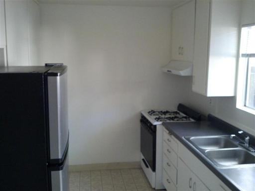 766 West St - Photo 3 of 6