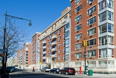 Manhattan Court - Photo 2 of 8