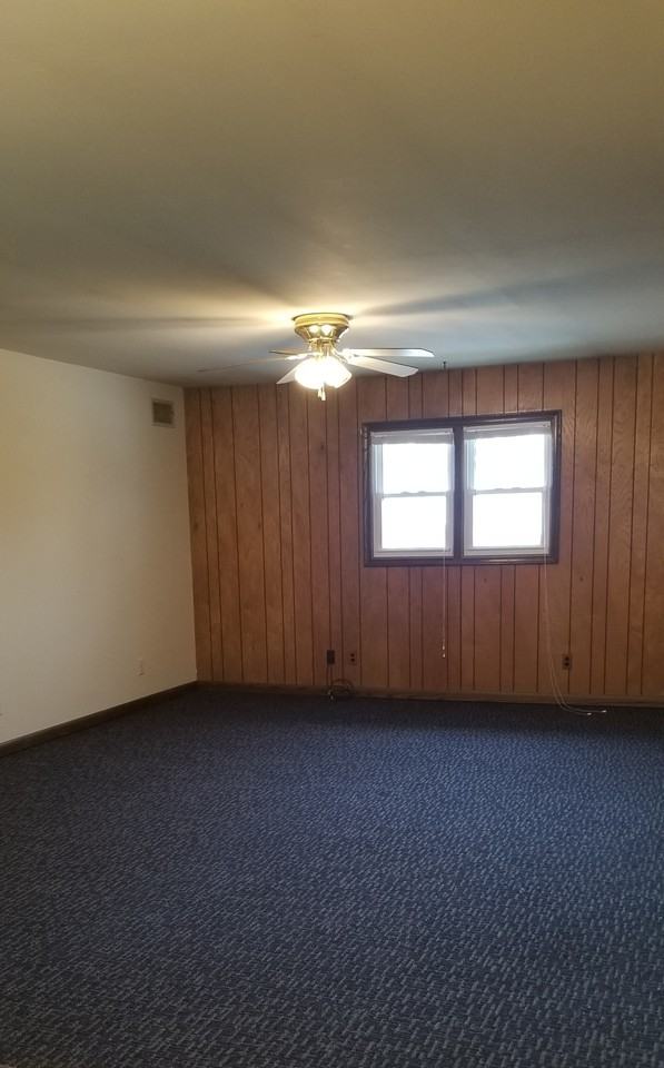 609 N Dirks St - Photo 2 of 10