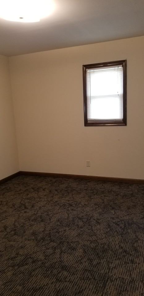 609 N Dirks St - Photo 3 of 10