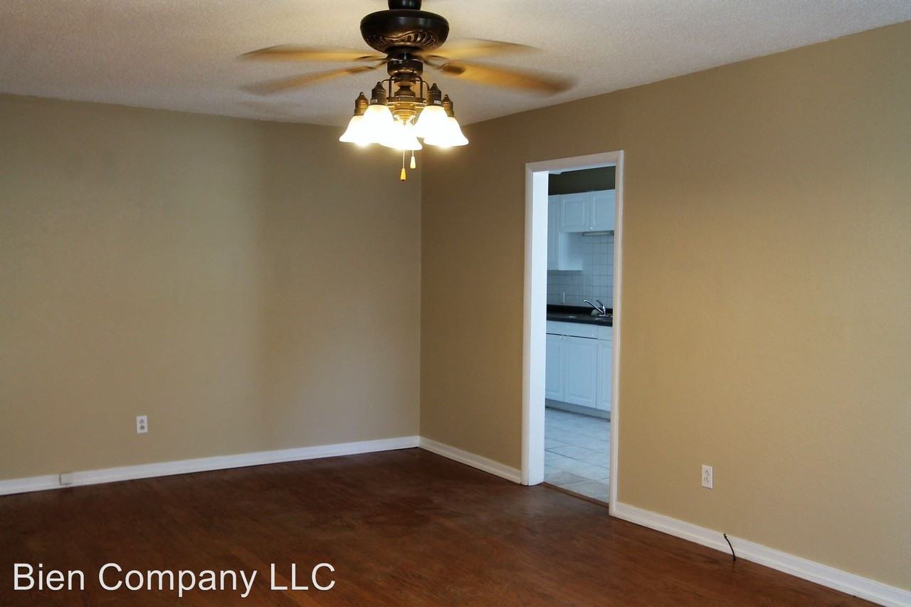 1011 Hickory Hills Dr - Photo 3 of 19