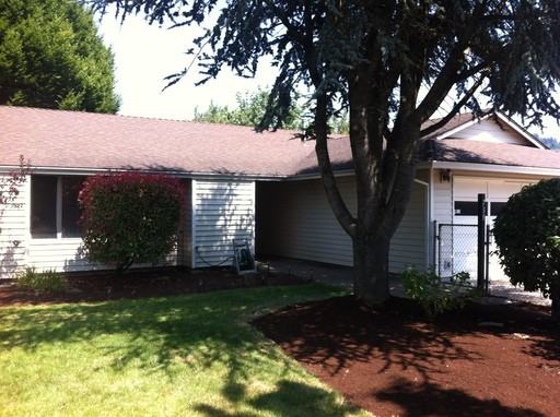 738 SW Mawrcrest Dr - Photo 3 of 17