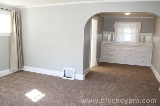 9025 NE Sandy Blvd - Photo 2 of 9