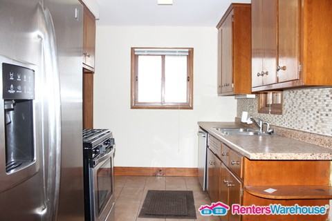 2316 California St NE - Photo 2 of 20