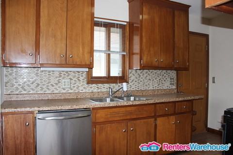 2316 California St NE - Photo 3 of 20