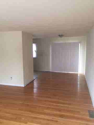 1 University Pkwy - Photo 2 of 7