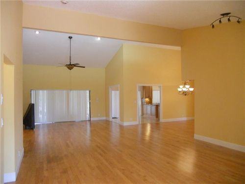 418 NW 113th Terrace - Photo 2 of 8