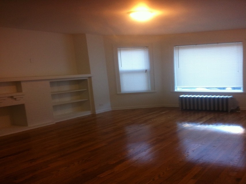 8014 S Maryland Ave - Photo 2 of 8