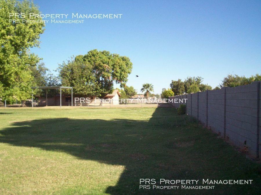 21 E Ivanhoe St - Photo 3 of 9