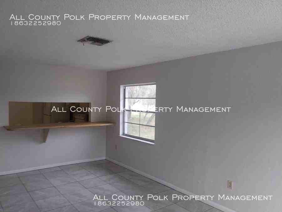 110 Stephenson Ave - Photo 2 of 7