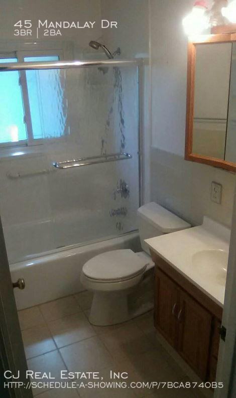 45 Mandalay Dr - Photo 2 of 11