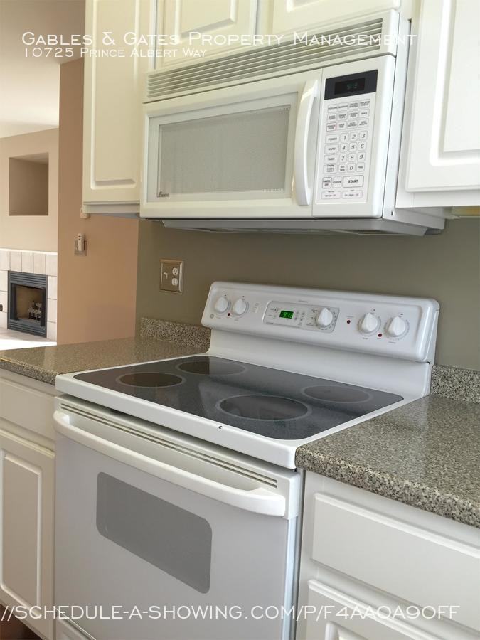 10725 Prince Albert Way - Photo 2 of 11