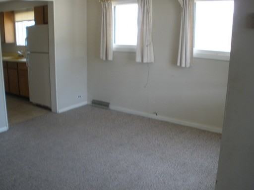 413 W Brown Ave - Photo 3 of 10