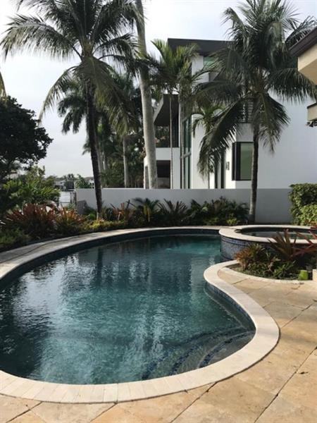 516 Coconut Isle Drive - Photo 2 of 14